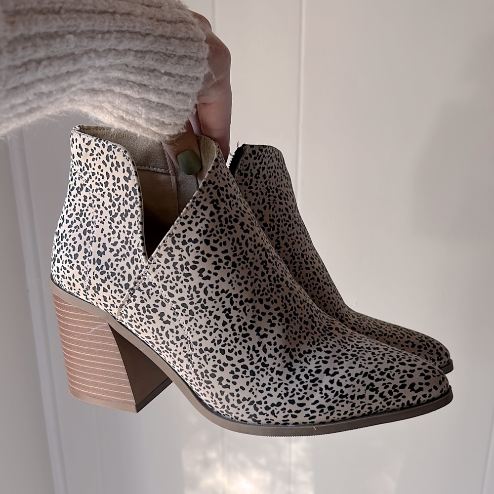 Leopard print Booties